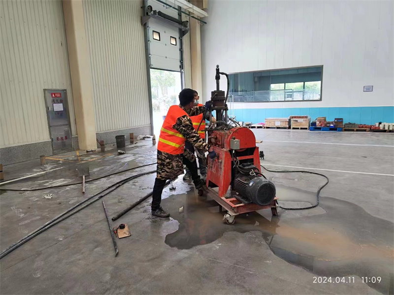 翁牛特厂房地面下沉塌陷注浆加固施工